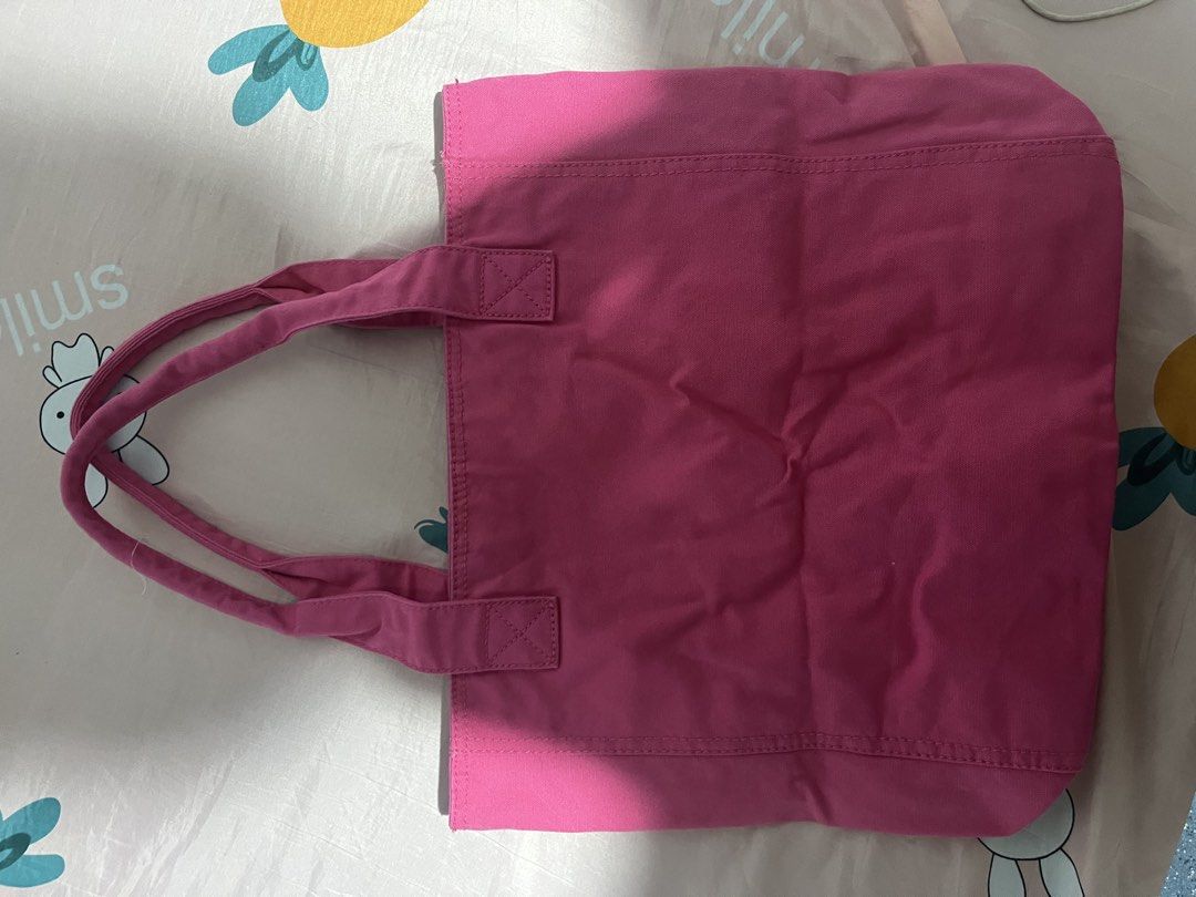 Aeropostale Pink Tote Bag (Category: Tote Bags) located in Manila. Submitted by hi_abbd (Listing ID 1444645282, Image 2). Description: Never used -Aeropostale Pink tote bag - Size attached .