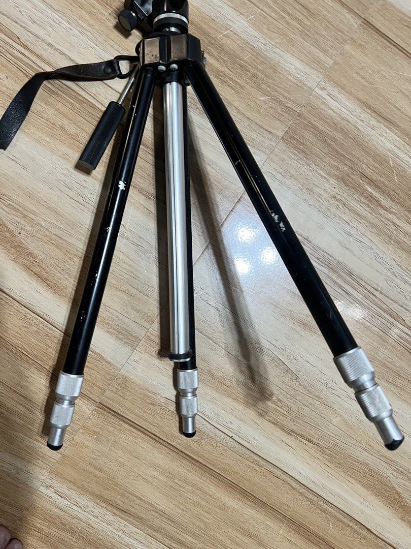 Affordable vintage Daiwa camera tripod 😍👌🏻 (Category: Tripods & Monopods) located in Malolos. Submitted by afford.japan (Listing ID 1444678042, Image 3). Description: .