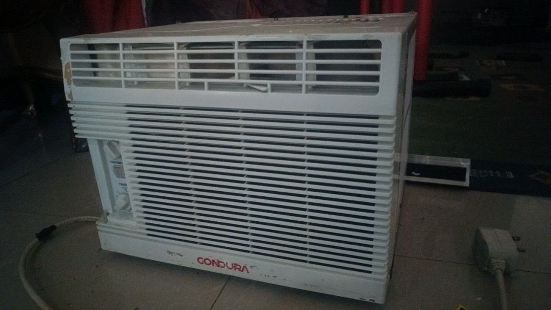 Aircon Condura 0.5HP LOW WATTS Window Type (Category: Air Conditioning and Heating) located in Paranaque City. Submitted by MigsJose (Listing ID 1444565702, Image 2). Description: Aircon Condura 0.5HP LOW WATTS Window Type Price: P6,500 Location: Paranaque City No issue, wala na gagamit dahil mag migrate na ang owner sa ibang bansa.