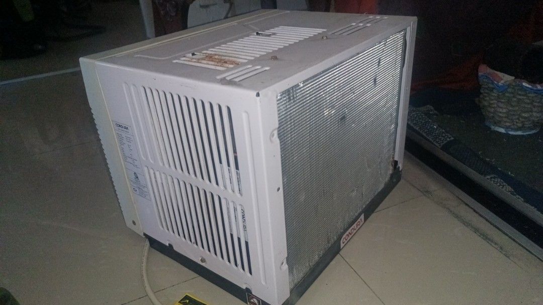 Aircon Condura 0.5HP LOW WATTS Window Type (Category: Air Conditioning and Heating) located in Paranaque City. Submitted by MigsJose (Listing ID 1444565702, Image 3). Description: Aircon Condura 0.5HP LOW WATTS Window Type Price: P6,500 Location: Paranaque City No issue, wala na gagamit dahil mag migrate na ang owner sa ibang bansa.