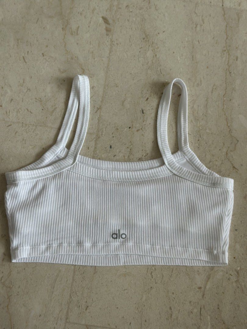 Alo ribbed crop whisper bra tank (Category: Activewear) located in Singapore. Submitted by tabacco_vanille (Listing ID 1444567607, Image 2). Description: Very good condition, sparkling white , size S, colour: white, no padding slots .