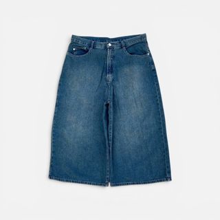 (Category: ) located in . Submitted by ali_thriftzz (Listing ID 1444570786, Image 1). Description: .