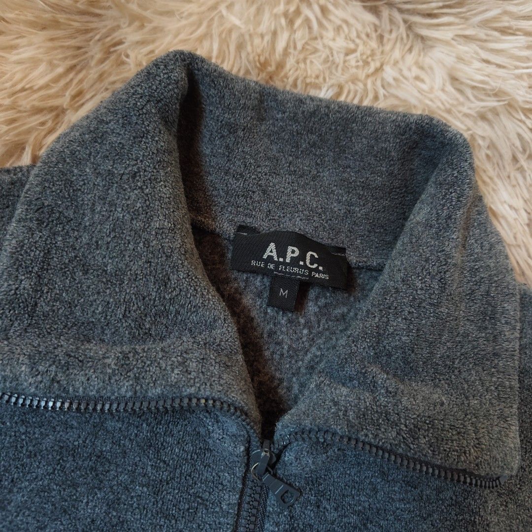 a.p.c fleece jacket (Category: Luxury Apparel) located in Amadeo. Submitted by josephotep (Listing ID 1444675936, Image 2). Description: a.p.c fleece jacket for women M on tag 17x22 as new no issue 850 plus sf.loc cavite pm📥.