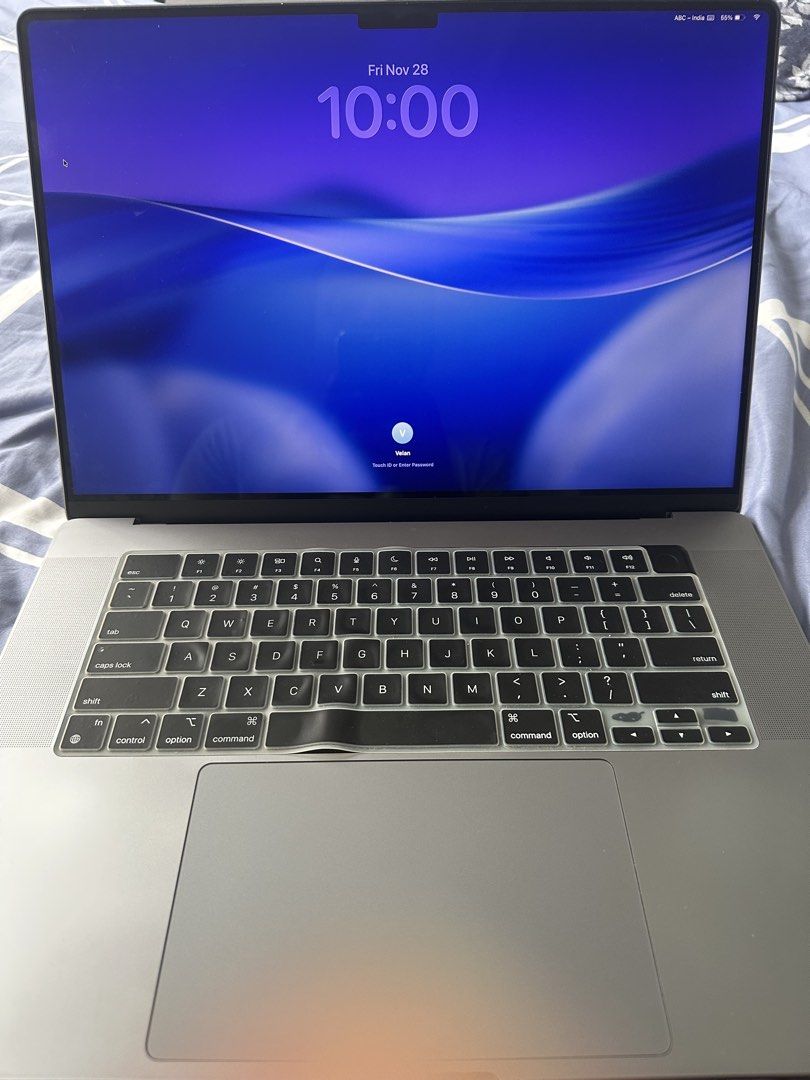 Apple MacBook Pro 16-inch485845827343493120