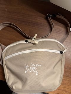 （分類：）位於 。 由 jevertrue 提交（商品編號 1444578836，圖片 1）。簡介： 。