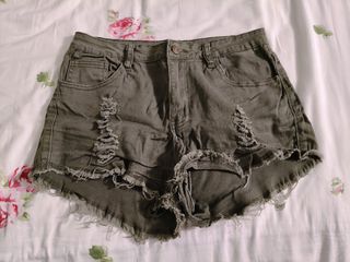 (Category: ) located in . Submitted by thrifty__bunny (Listing ID 1444647166, Image 1). Description: .