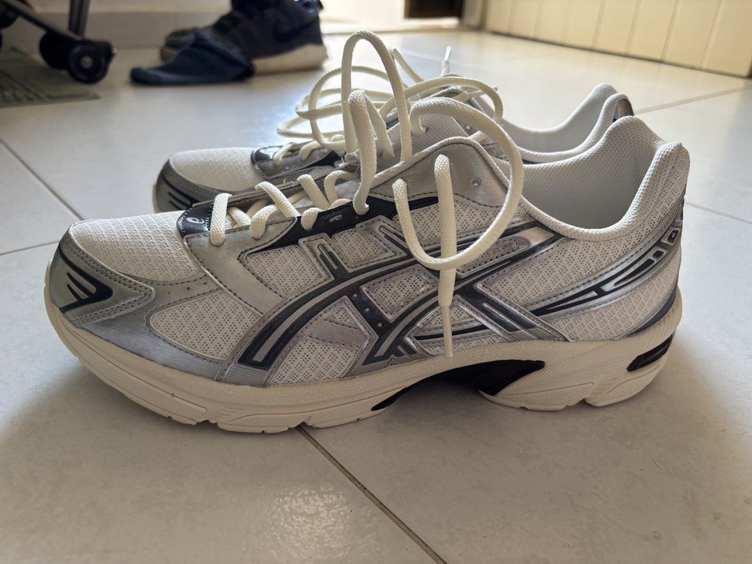 ASICS Gel 1130 (Category: Sneakers) located in Singapore. Submitted by chinnyyk90815 (Listing ID 1444508302, Image 2). Description: EU 46, US 11.5.