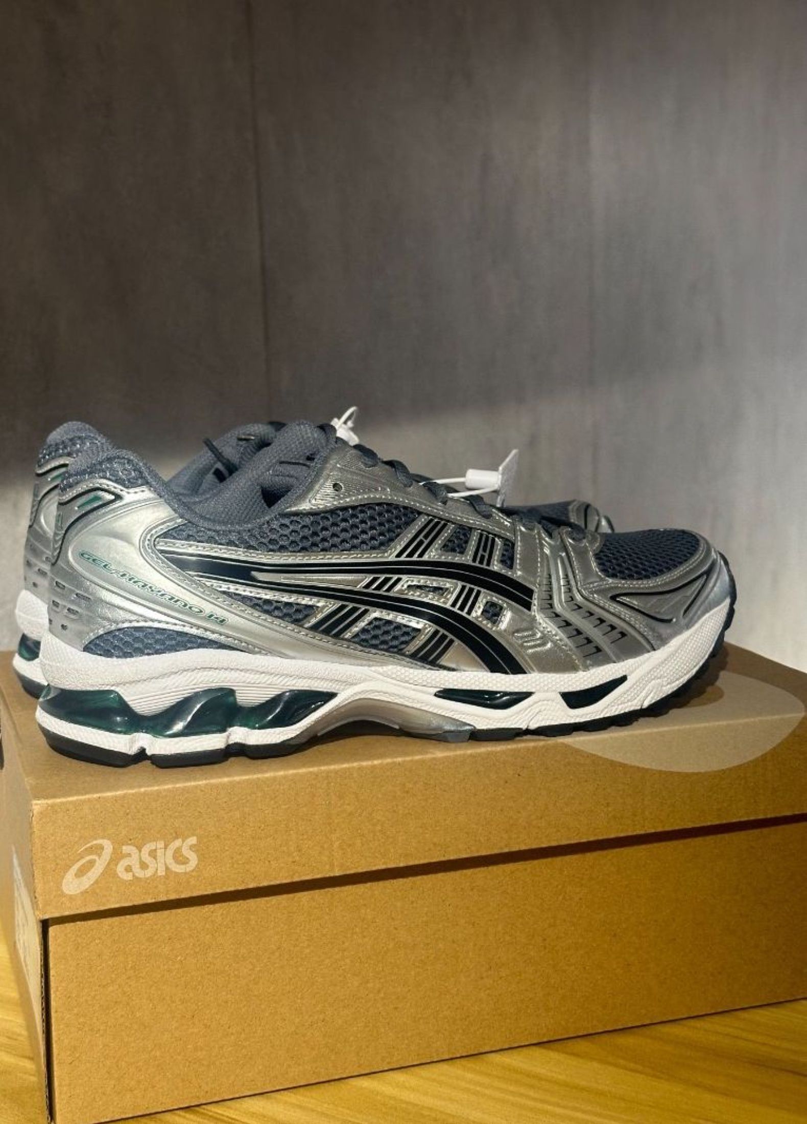 Asics Gel-Kayano 14 Silver Grey (Category: Sneakers) located in Singapore. Submitted by oolfooexl (Listing ID 1444644856, Image 1). Description: ⚡ Asics ⚡ Asics Gel-Kayano 14 Silver Grey ▸ Brand new ▸ Free shipping ▸ Cash on delivery ▸ 3-day confirm Hurry, chat me 🔥.