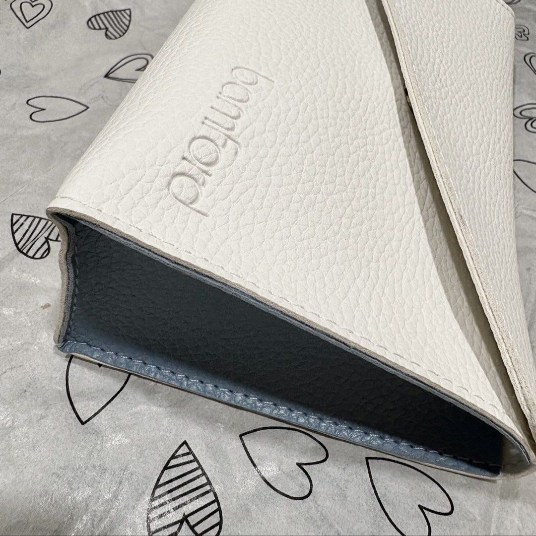 Bamford Travel Pouch / Organizer (Category: Purses & Pouches) located in Rizal. Submitted by msclassy (Listing ID 1444623697, Image 2). Description: ✅ Exclusively for Cathay Pacific Business Class flight.