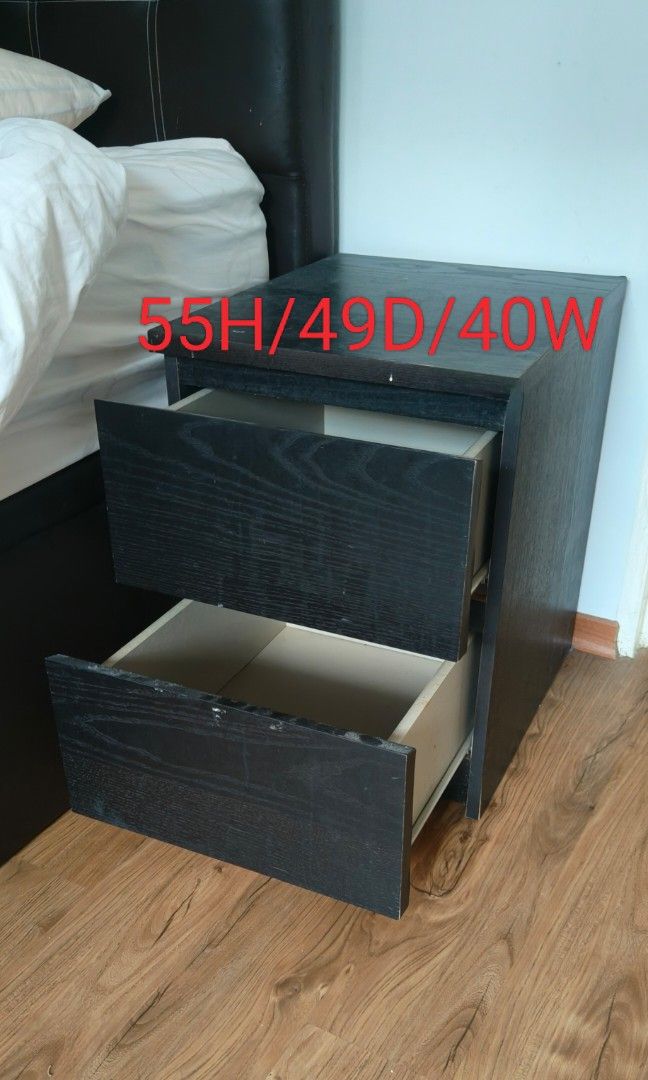 Bedside table (Category: Tables & Sets) located in Singapore. Submitted by hongyangsg (Listing ID 1444607713, Image 1). Description: .