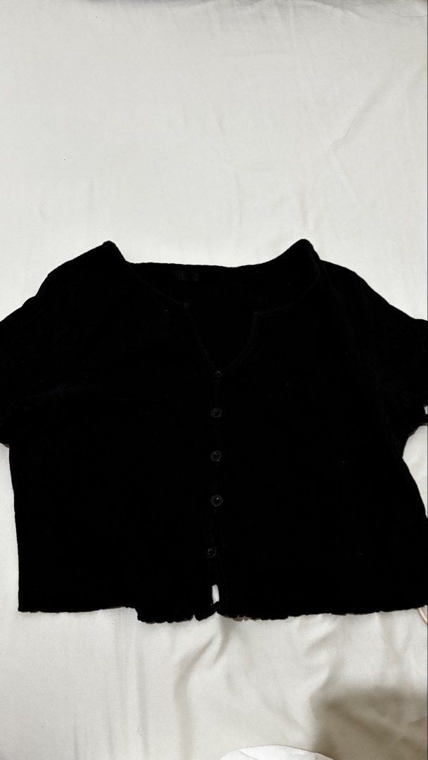 Black crop top (Category: Others Tops) located in Balanga. Submitted by pmcgee (Listing ID 1444613670, Image 2). Description: .