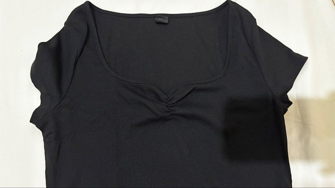 Black Ruched Crop Top (Category: Others Tops) located in Balanga. Submitted by pmcgee (Listing ID 1444613843, Image 2). Description: .