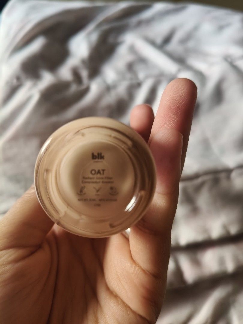 blk cosmetics Glow Filter Foundation - Shade Oat (Category: Makeup) located in Manila. Submitted by ellaanggg (Listing ID 1444592672, Image 2). Description: - blk cosmetics Glow Filter Foundation - Shade: Oat - Lightweight formula - Natural, glowing finish - Easy to blend - 98% yung laman, used it twice only..