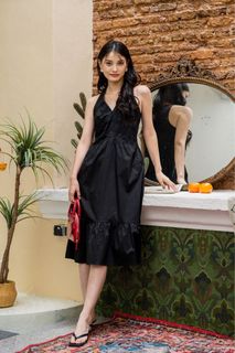 (Category: ) located in . Submitted by jollywardrobe (Listing ID 1444592123, Image 1). Description: .