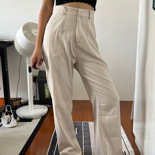 (Category: ) located in . Submitted by declutterbyfena (Listing ID 1444583409, Image 1). Description: .