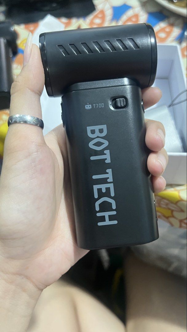 bot tech mini fam (Category: Fans) located in Caloocan City. Submitted by minuteburger (Listing ID 1444590320, Image 2). Description: ayaw nung binilhan ko, gusto ng ibang color.