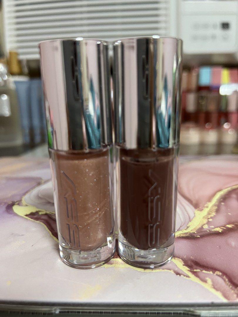 Bundle Issy Fat Gloss (Category: Makeup) located in Paranaque City. Submitted by wakeupnmakeup.ph (Listing ID 1444661297, Image 1). Description: Take all with boxes.