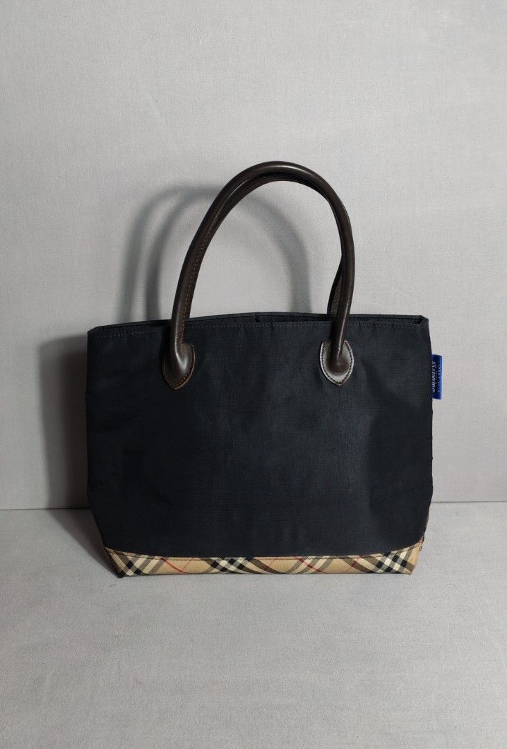 Burberry Nova Check Tote Bag (Category: Luxury Bags & Wallets) located in Baguio. Submitted by luxuryph2600_eric (Listing ID 1444560003, Image 2). Description: Burberry Nova Check Tote Bag DETAILS⬇️⬇️⬇️ 📌Rank A ( Excellent Condition) 📌Legit / Authentic 📌Color Rate 10/10 💰💰💰PRICE: 2000 FREESHIP 🐲LOCATION : Baguio City PRICE is negotiable just Send me your OFFER Shipping via JnT BOX BAG RANKING GUIDE: RANK SA - Good as new, without flaws or 
