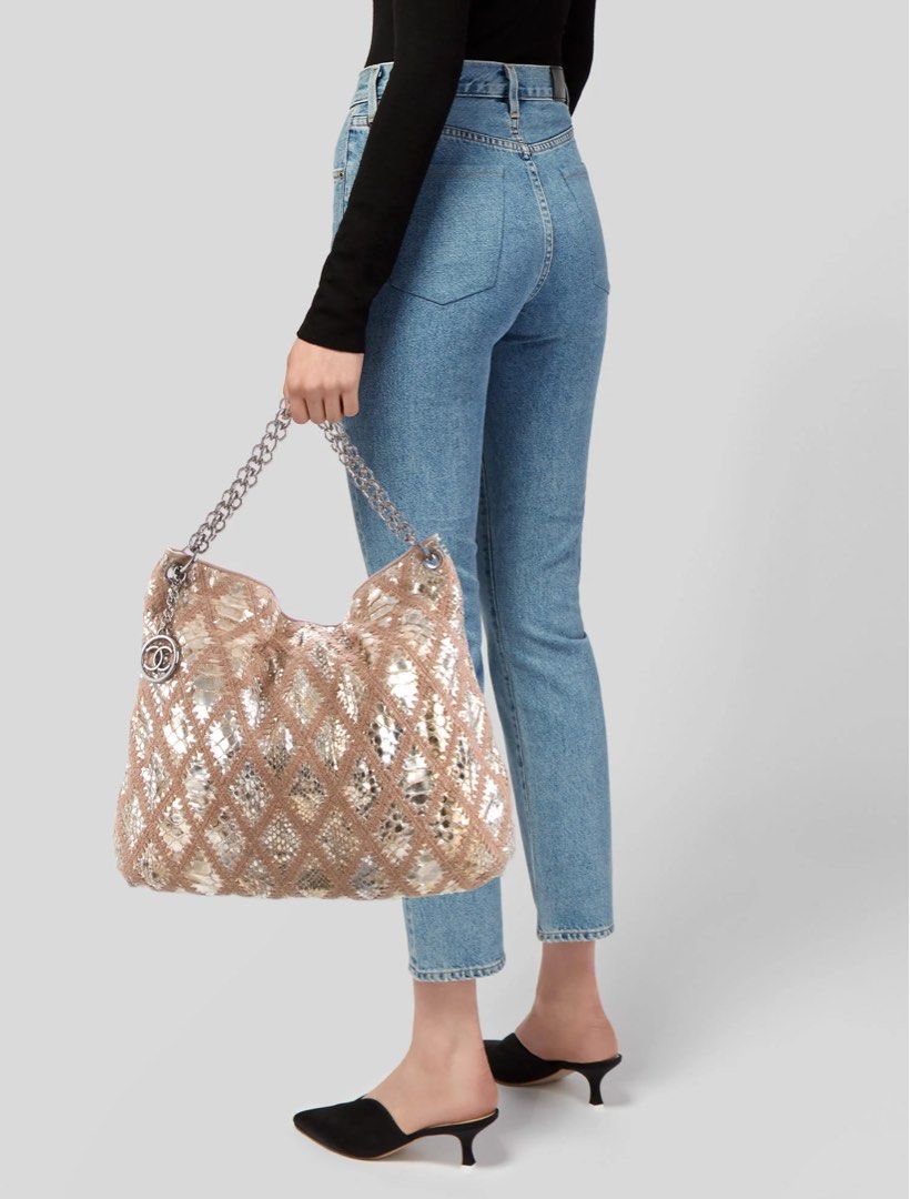 Chanel Python Vintage Bag （分類：手袋及銀包）位於 Hong Kong。 由 moshimeee 提交（商品編號 1439166435，圖片 3）。簡介： Classic piece ✨。