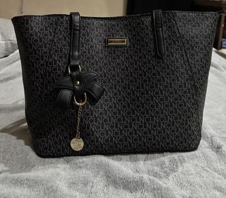 (Category: ) located in . Submitted by pure.louisa (Listing ID 1444666597, Image 1). Description: .