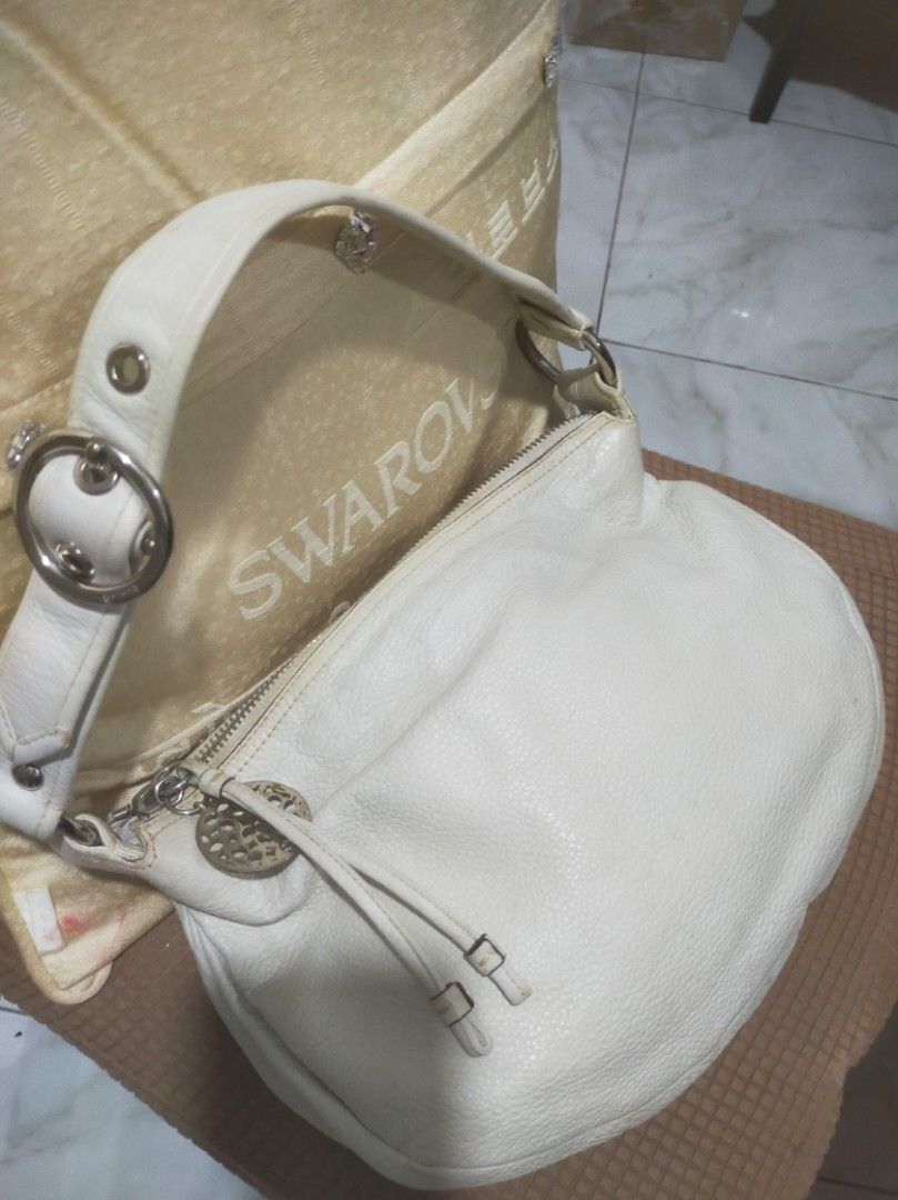 Coach Kili bag (Category: Shoulder Bags) located in Cavite. Submitted by jaycel79 (Listing ID 1444525192, Image 3). Description: needs cleaning. Leather material.