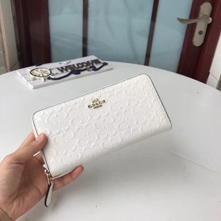 (Category: ) located in . Submitted by sellora_fashion (Listing ID 1444610098, Image 1). Description: .