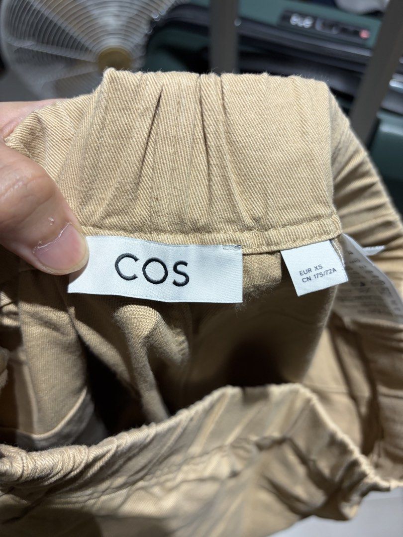 COS Khaki Relaxed Trousers (Category: Trousers) located in Quezon City. Submitted by r_decluttering (Listing ID 1444614758, Image 3). Description: Soft Cotton XS | 28-30 Good as new. No issues. Very nice piece. Dimensions Length - 37in In Seam - 27in Original Price: 5-6k.