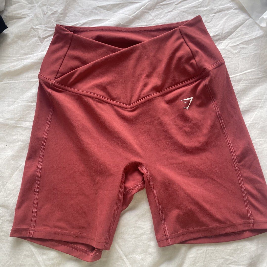 Crossover criss cross v shorts gymshark coral dfyne alo lululemon (Category: Activewear) located in Quezon City. Submitted by littlesweetpeas (Listing ID 1444554752, Image 2). Description: Small.