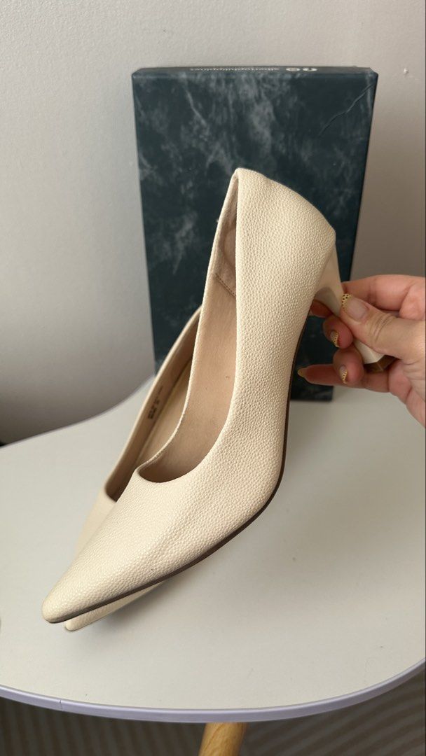 Cushion Alberto Heels Cream Pointed Toe Pumps (Category: Heels) located in Angeles City. Submitted by lunaangeles285 (Listing ID 1444507522, Image 2). Description: 1k nalang Almost new .