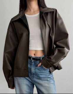 (Category: ) located in . Submitted by wardrobeclxxrance (Listing ID 1444668438, Image 1). Description: .