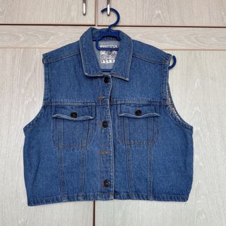 (Category: ) located in . Submitted by clothes4salemy (Listing ID 1444656429, Image 1). Description: .