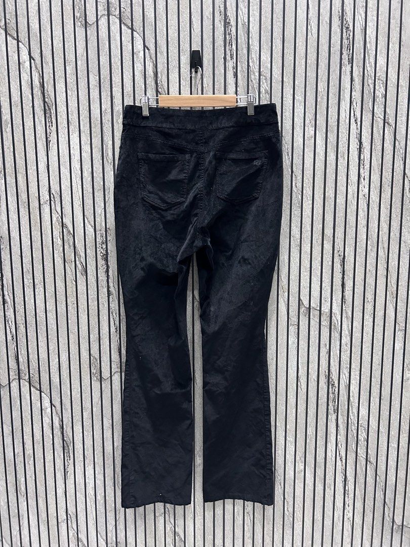 DG2 Diane Gilman Velvet Jeans (Category: Jeans) located in Malasiqui. Submitted by blckfourthrift (Listing ID 1444540616, Image 2). Description: DG2 Diane Gilman Velvet Jeans Bootcut fit / MT on tag Waist: 30 Length: 43.5 Leg Opening: 9 Issue/s: Needs wash .