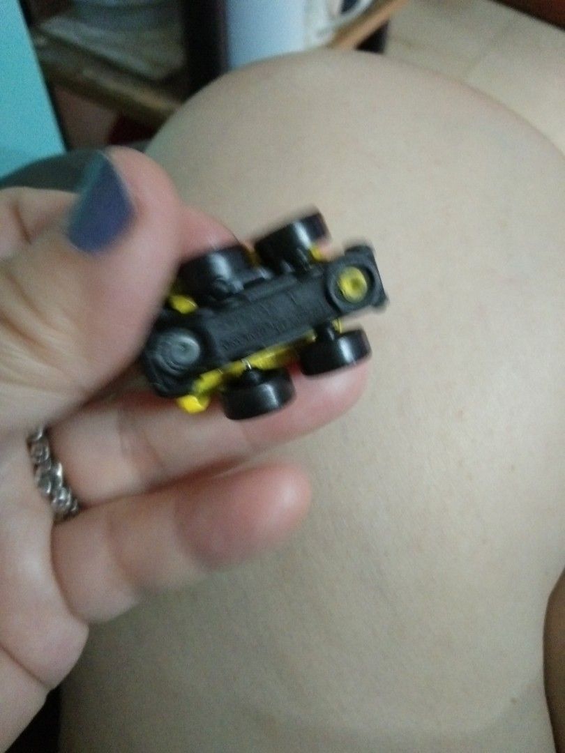 Die cast truck matchbox (Category: Vehicle & Diecast Models) located in Quezon City. Submitted by eidorableshop (Listing ID 1444496782, Image 3). Description: .