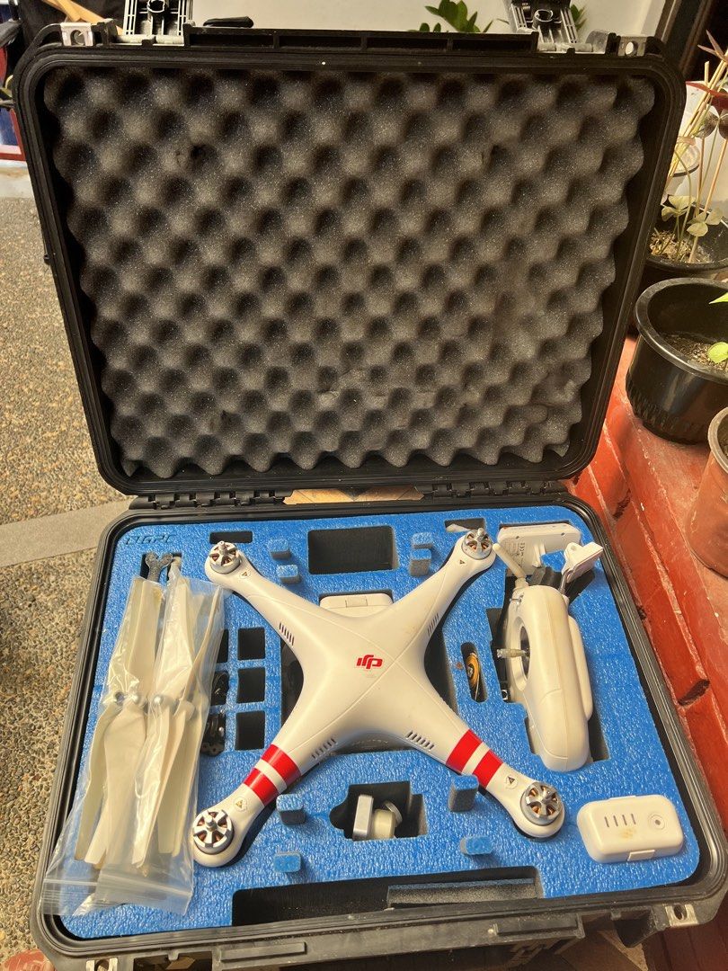 DJI Phantom 3 Standard Drone with Case and Accessories (Category: Drones) located in Paranaque City. Submitted by swiftdolphin_f50281 (Listing ID 1444497381, Image 3). Description: - DJI Phantom 3 Standard Drone - Controller included - Extra propellers - 1 Battery - Protective GPC case - Ready for flight - Perfect for aerial photography and videography -with issue .