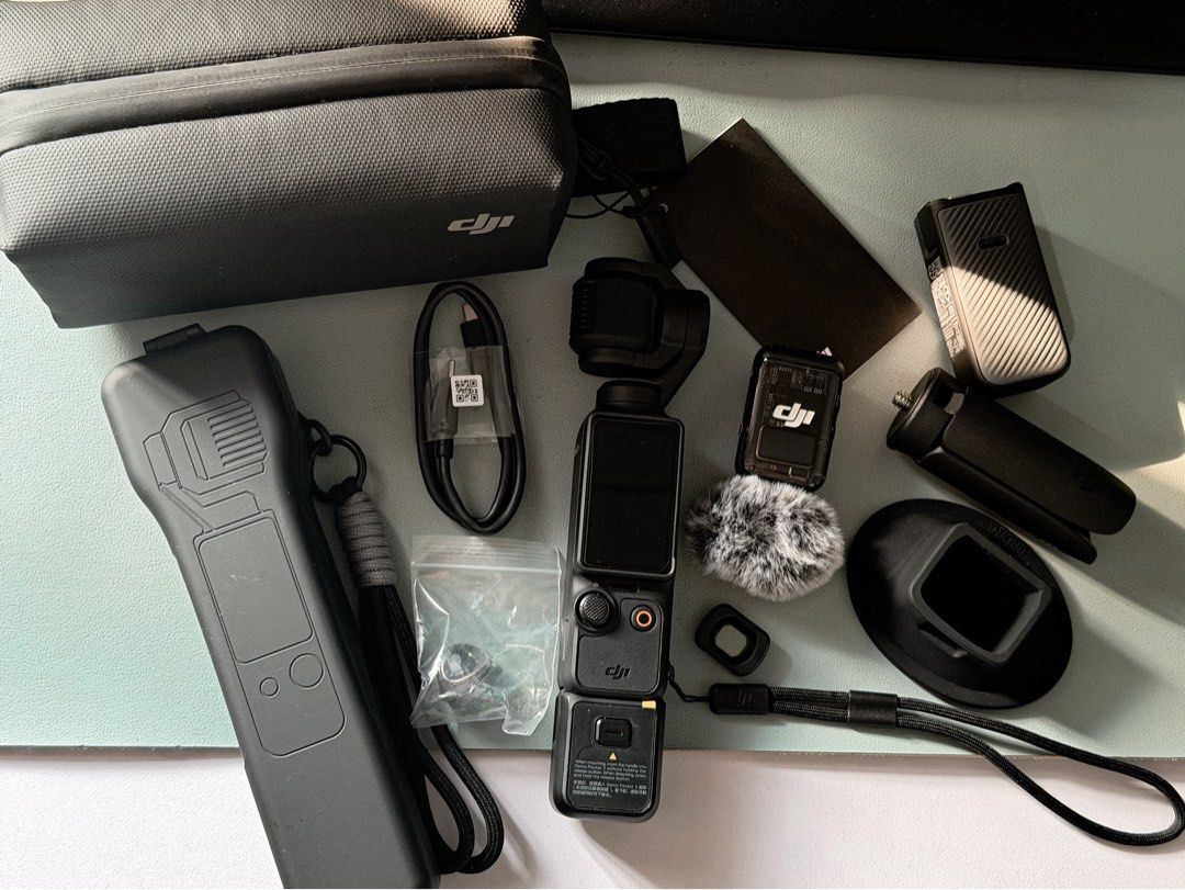 DJI Pocket 3 Creator Combo Gimbal Camera (Category: Cameras) located in Mexico. Submitted by pinkbunny9 (Listing ID 1444522814, Image 3). Description: Selling my DJI Osmo Pocket 3 Creator Combo Set in good condition. ✔ Well taken care of ✔ Fully functional (no issues) ✔ Complete creator combo accessories included ✔ Great for vlogging, travel, and content creation ✔Freebies included This is perfect for anyone who wants a compact but powerful camer
