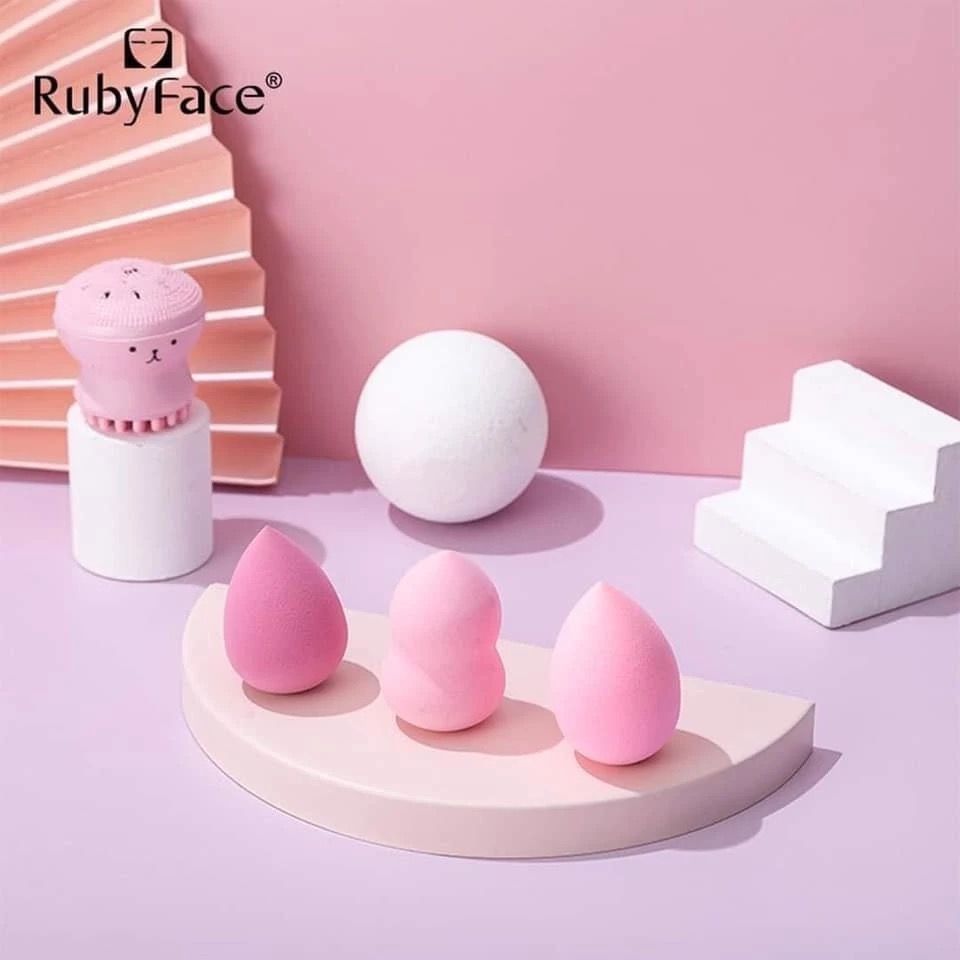 Egg makeup sponge (Rubyface) (Category: Makeup) located in Singapore. Submitted by tashan_shopping (Listing ID 1444527694, Image 3). Description: RUBYFACE BEAUTY EGG MAKEUP SPONGE SET WITH FACIAL SCRUB BRAND NEW SET GOOOOD DEAL @ $7.90 ONLY!! ABOUT THIS ITEM 🧏 Soft elastic foam, easy to apply makeup, not sticky powder. ✨ The foam Set makes it easy to spread foundation or powder evenly into many different positions on the face, and can go to each