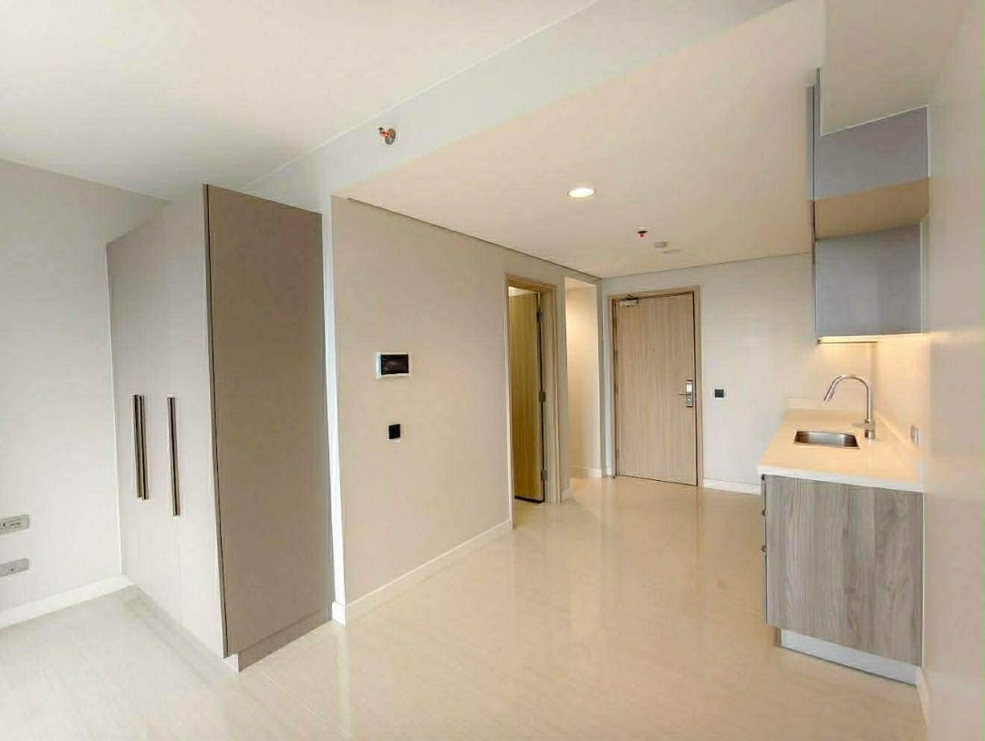 Empress at Capitol Commons Pasig Studio Unit For Sale - Ready for Occupancy (Category: Apartments & Condos) located in Quezon City. Submitted by kathylacuna.licensedbroker (Listing ID 1444499285, Image 1). Description: For Sale Empress at Capitol Commons Studio Unit 31 sqms Unfurnished Sale through Deed of Assignment Selling : P10,650,000 TERMS AVAILABLE .
