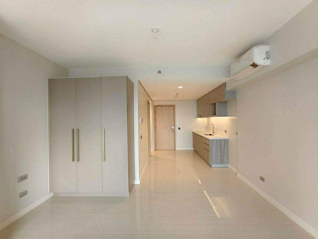 Empress at Capitol Commons Pasig Studio Unit For Sale - Ready for Occupancy (Category: Apartments & Condos) located in Quezon City. Submitted by kathylacuna.licensedbroker (Listing ID 1444499285, Image 2). Description: For Sale Empress at Capitol Commons Studio Unit 31 sqms Unfurnished Sale through Deed of Assignment Selling : P10,650,000 TERMS AVAILABLE .