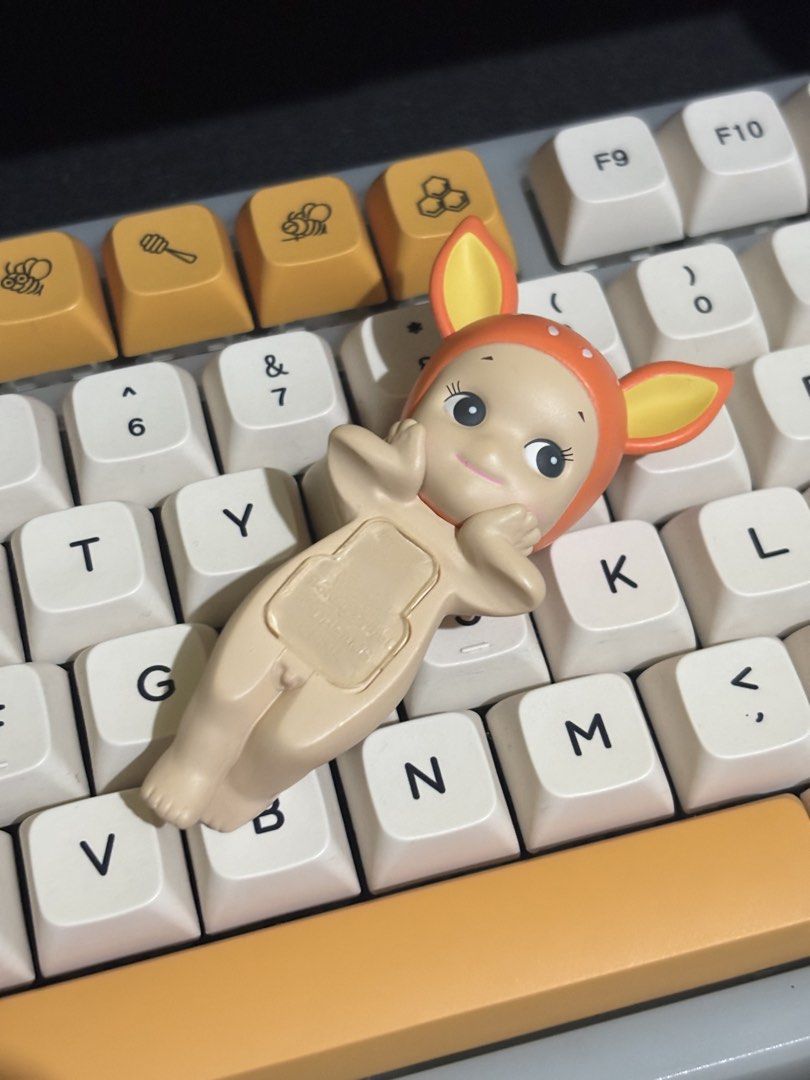 Fawn Sonny Angel Hipper (Category: Designer & Blind Box Toys) located in Makati City. Submitted by verymissfortune (Listing ID 1444601746, Image 1). Description: brand new with box & foil ₱400.