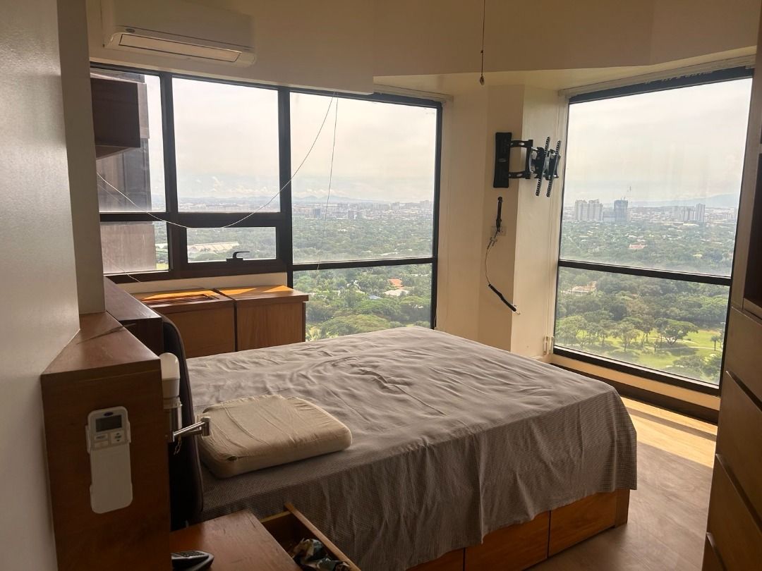 BGC Icon Residences Tower 1 2BR Unit For Lease - Facing Golf Course (Category: Apartments & Condos) located in Quezon City. Submitted by kathylacuna.licensedbroker (Listing ID 1444499985, Image 1). Description: For lease Icon Residences de Jesus Oval BGC, Taguig City 95 sqm On the 30th Floor 2BR/2TB Maid’s room w T/B Fully furnished 2 parking slots (tandem) Newly renovated On the 30th floor With view of Manila Golf Club golf course P100,000/mo. 2