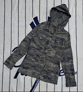 (Category: ) located in . Submitted by thriftfit17 (Listing ID 1444606674, Image 1). Description: .