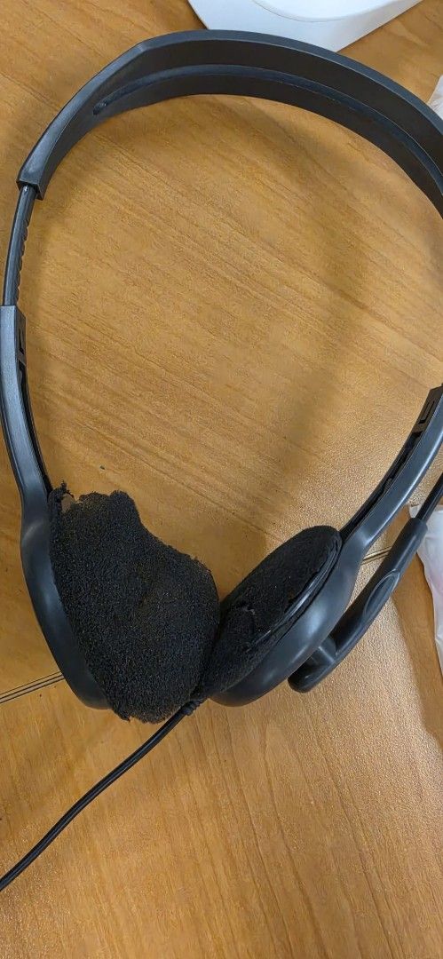 Give away Logitech USB Headset with Microphone486591808469084161
