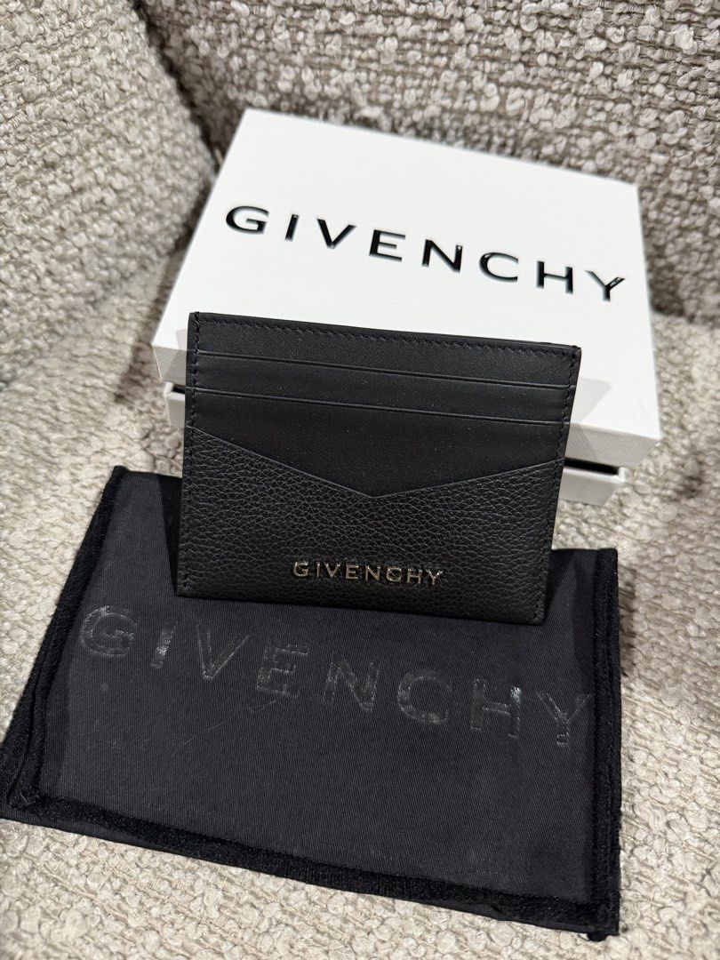 Givenchy cardholde new (Category: Luxury Bags & Wallets) located in Makati City. Submitted by iamteenav (Listing ID 1444531926, Image 1). Description: .