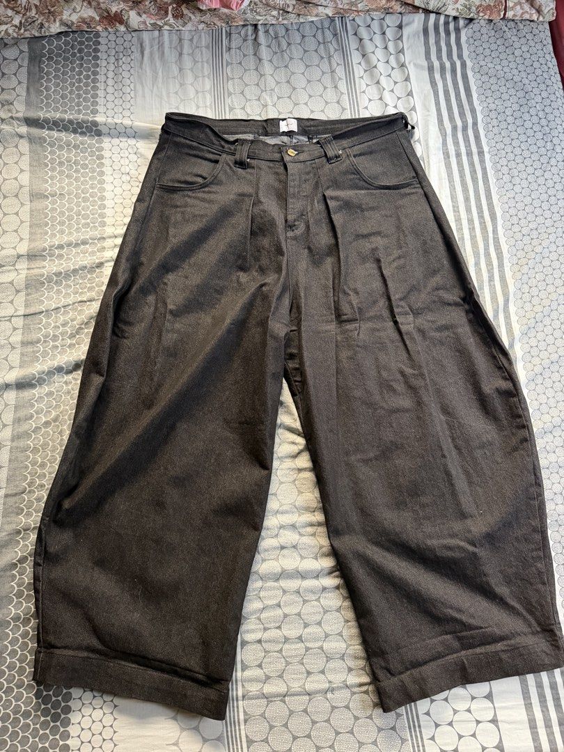 Got Style Tuffe Barrel Pants Raw Denim Black 40 (Category: Jeans) located in Manila. Submitted by nandkpasabuy (Listing ID 1444584538, Image 1). Description: Got Style Tuffe Barrel Pants Raw Denim Black Size 40 Brand/Logo removed Used twice RFS: Too big for me What you is what you get.