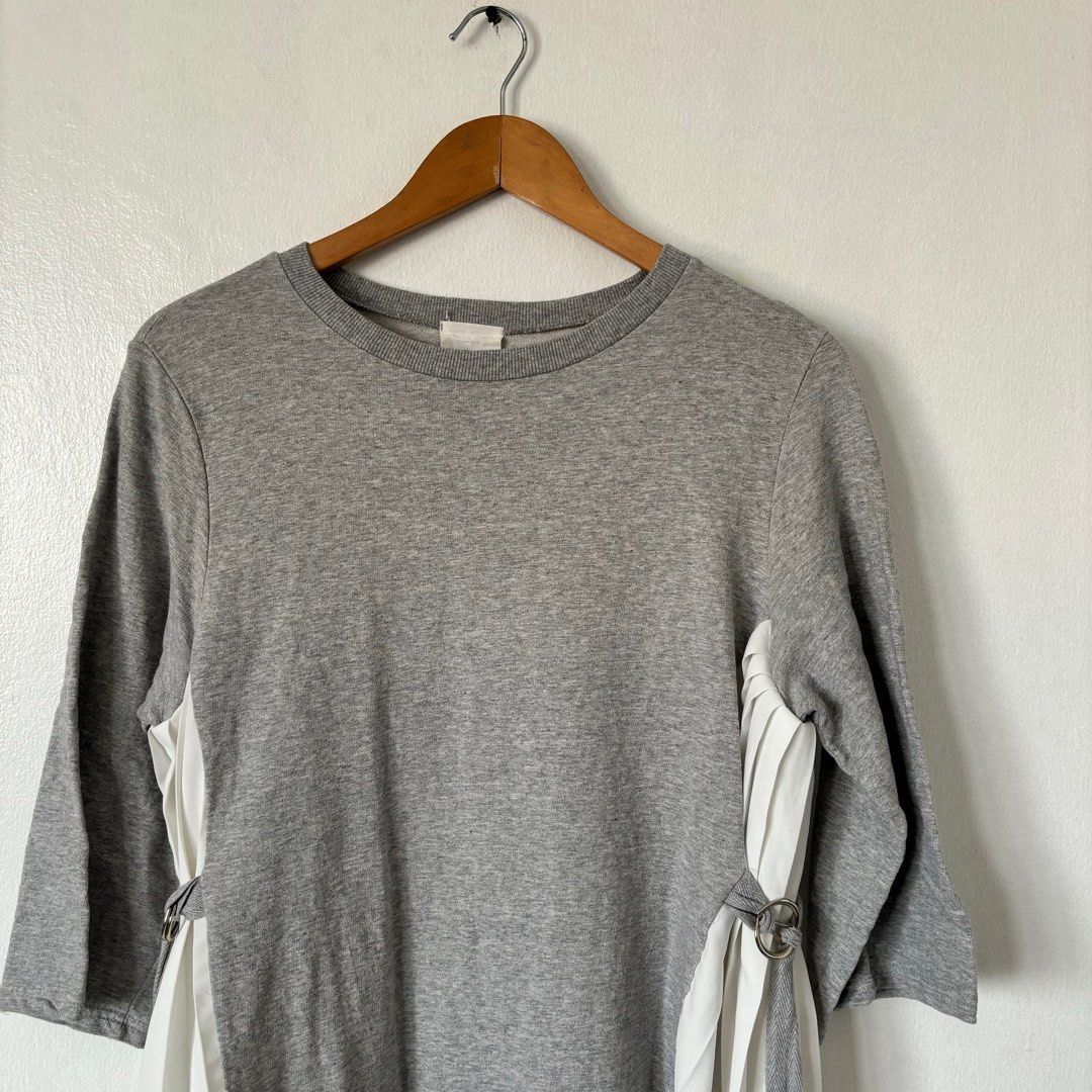 grey korean stylish dress (Category: Dresses) located in Manila. Submitted by miskym (Listing ID 1444550789, Image 2). Description: .