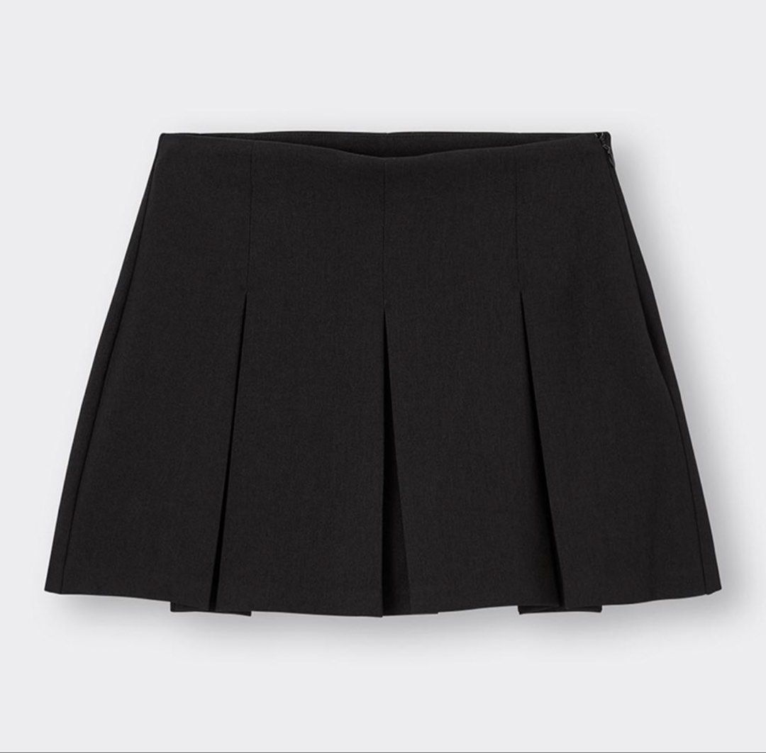 GU Black Pleated Skirt (Category: Skirts) located in Las Pinas. Submitted by henlins (Listing ID 1444632042, Image 1). Description: - GU Black Pleated Skirt - Zipper closure at the back - Has inner shorts - Size small on tag Php 300 MOP: GCash or Bank Transfer MOD: Lalamove or J&T .