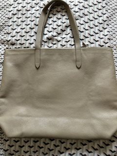 (Category: ) located in . Submitted by bags4me (Listing ID 1444541096, Image 1). Description: .
