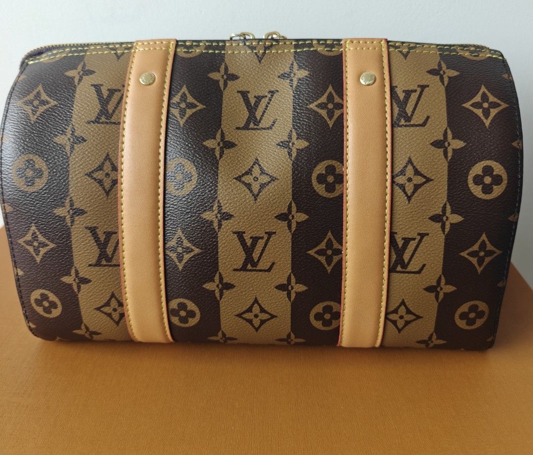 Heart Patch Reverse Bag (Category: Shoulder Bags) located in Singapore. Submitted by lovethebagedit (Listing ID 1444597662, Image 3). Description: Shouldercarry, crossbody. Interior: black, 1 pocket Exterior: brown tones, yellow heart patch Comes with adjustable strap. Brand new. Great for daily use or collection. Interested please DM for more pictures or details. Delivery included and update biyer accordingly..