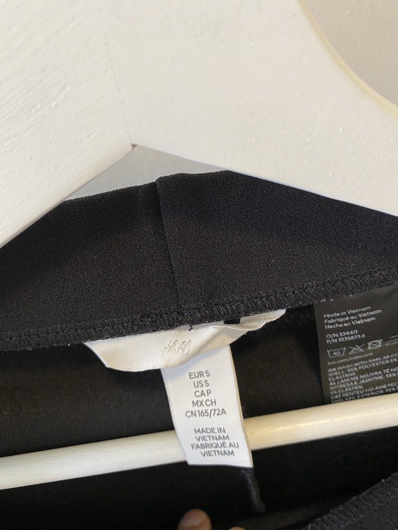 H&M Black Flared Leggings Pants Size S (Category: Other Bottoms) located in Cebu City. Submitted by jnnwright (Listing ID 1444614667, Image 2). Description: - H&M Black Flared Leggings - High-waisted style - Comfortable material - Size: S - Made in Vietnam - Versatile: Great for casual wear or dressing up.