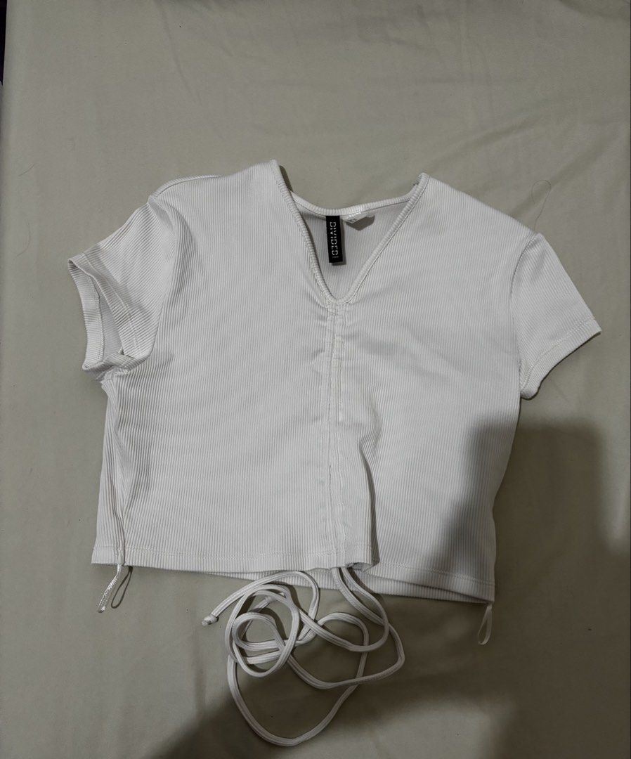 H&M ruched crop top (Category: Others Tops) located in Balanga. Submitted by pmcgee (Listing ID 1444613017, Image 2). Description: Get the 2 for 350 only.